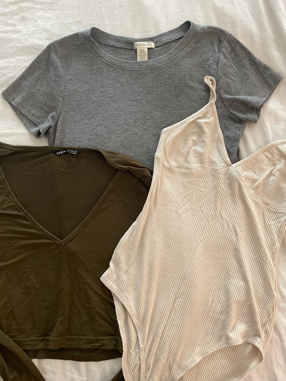 Lot/Bundle 3- T Shirt Tops Short Sleeve, Long Sleeve & Bodysuit 
XS/S